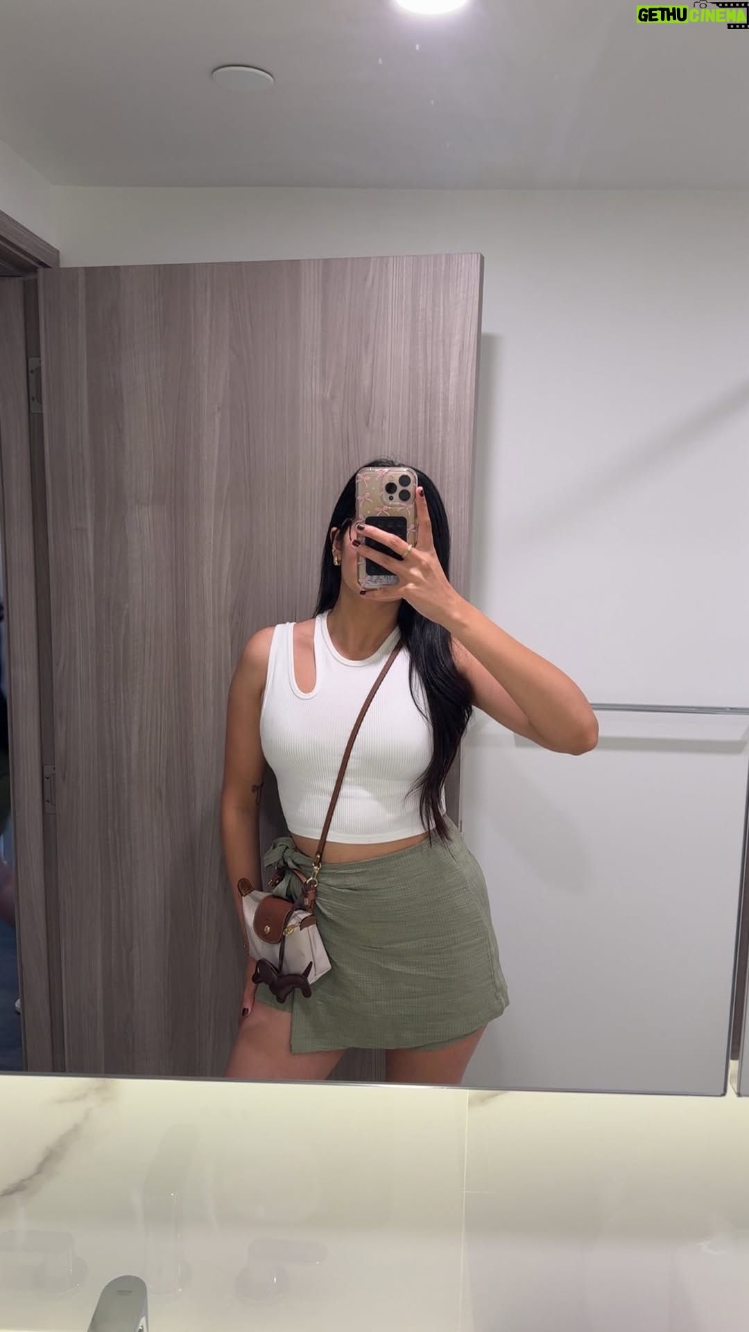 Ridhie Mehta - 1.5K Likes - GRWM w RM🏖️

#grwm #grwmoutfit #fitspo #outfitoftheday #canadabeach #beachday #beachdays #fyp #instafamous #explorepage✨ #reels #torontoinfluencer #toronto

( beach day, outfits, ootd, fitspo, grwm, toronto beach, india )