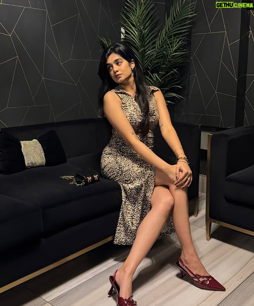 Ridhie Mehta - 1.5K Likes - 🐆

Outfit: @zara @versacejeanscouture 
📍 @la.cielofficial