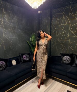Ridhie Mehta Instagram - 🐆

Outfit: @zara @versacejeanscouture 
📍 @la.cielofficial