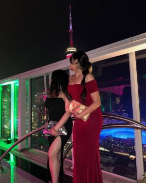 Ridhie Mehta Instagram - August sipped away like a bottle of wine 🤍✨