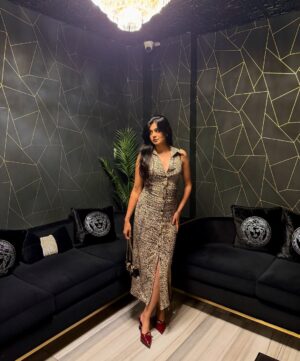 Ridhie Mehta Instagram - 🐆

Outfit: @zara @versacejeanscouture 
📍 @la.cielofficial