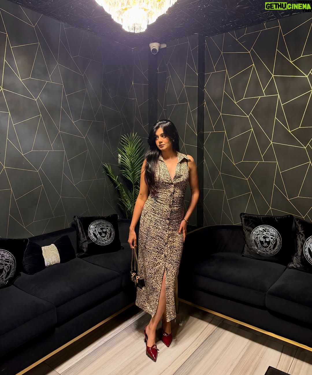 Ridhie Mehta - 1.5K Likes - 🐆

Outfit: @zara @versacejeanscouture 
📍 @la.cielofficial