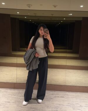 Ridhie Mehta Instagram - August sipped away like a bottle of wine 🤍✨