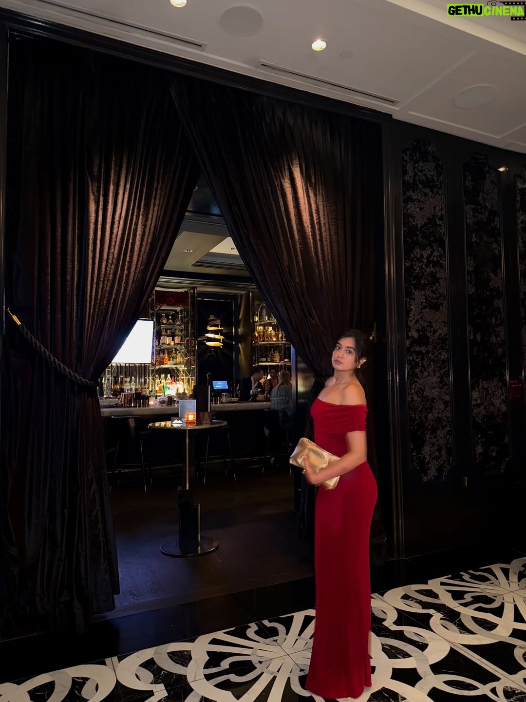 Ridhie Mehta - 3.6K Likes - In my prime🍷

📍 @kosttoronto 
@cntower