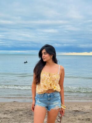 Ridhie Mehta Instagram - Salty toes & Summer glow🌞🍋