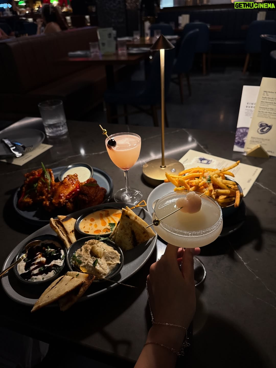 Ridhie Mehta - 1.7K Likes - Serving looks, love & cocktails @cktl.co 🍸✨

#toronto
