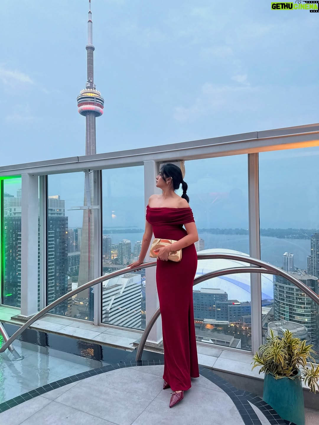Ridhie Mehta - 3.6K Likes - In my prime🍷

📍 @kosttoronto 
@cntower