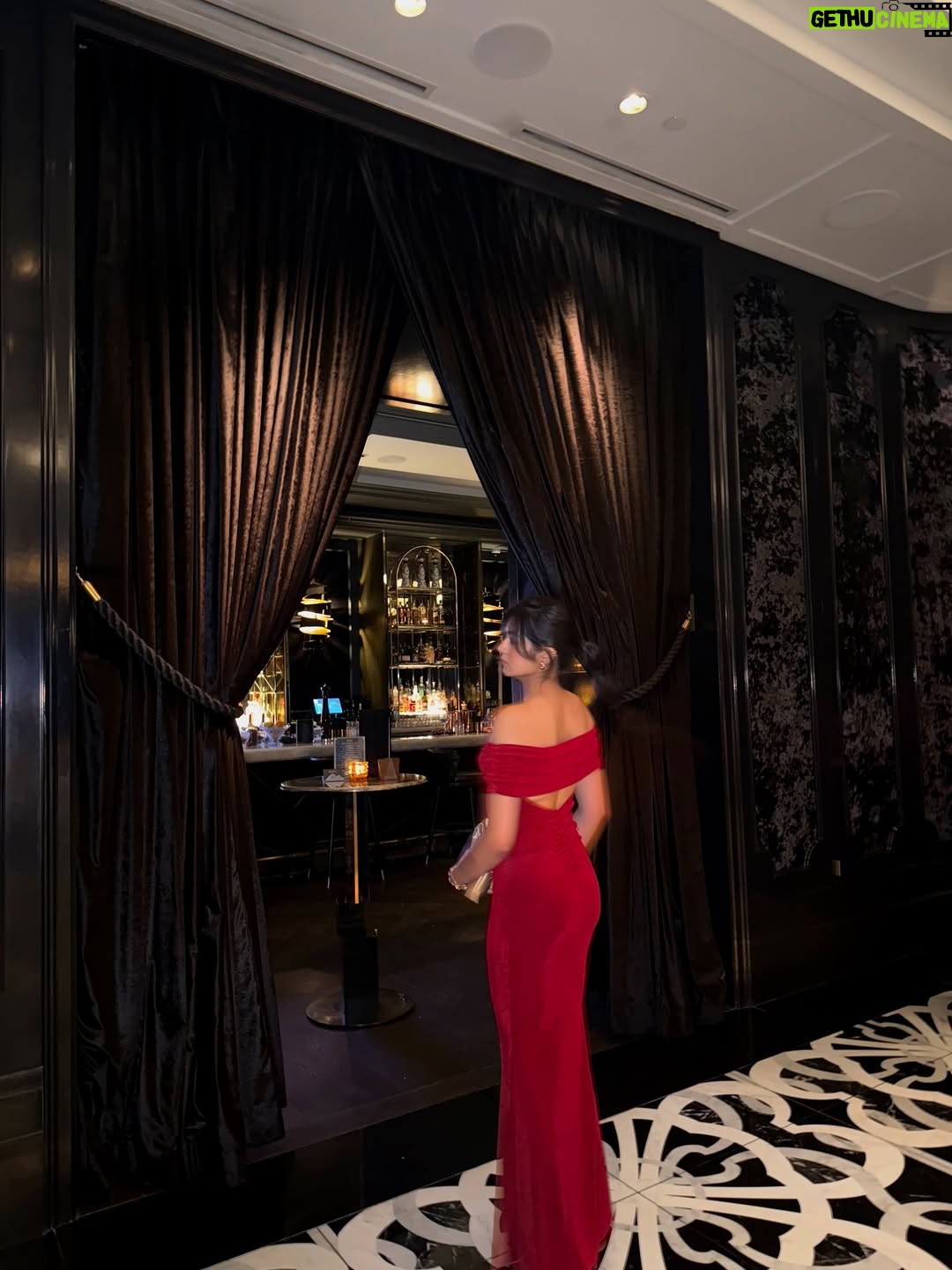 Ridhie Mehta - 3.6K Likes - In my prime🍷

📍 @kosttoronto 
@cntower