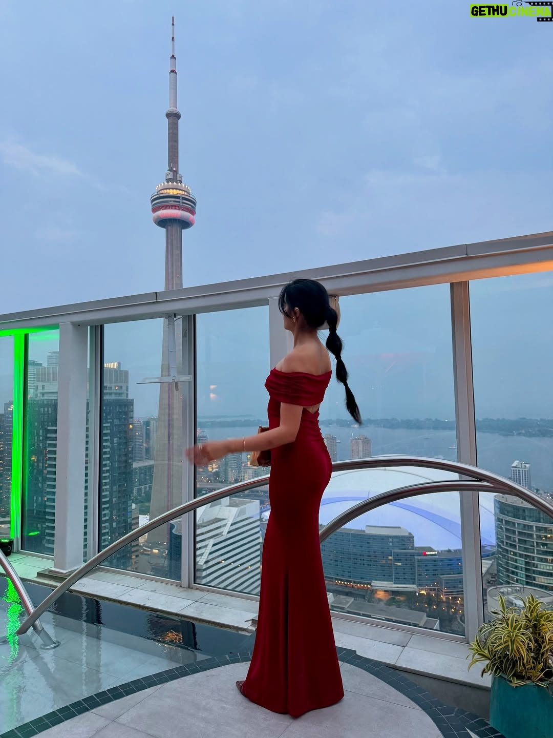 Ridhie Mehta - 3.6K Likes - In my prime🍷

📍 @kosttoronto 
@cntower