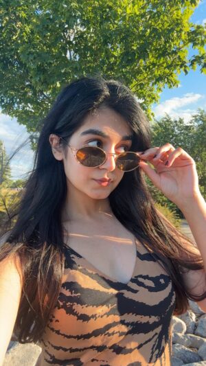 Ridhie Mehta Instagram - Nobody sets the vibe like @karanaujla ✨🤌🏻 Which track do you have on repeat?🤍
#ppopculture #karanaujla #punjabisongs #punjabimusicvideo #instafamous #trending #toronto #canadá