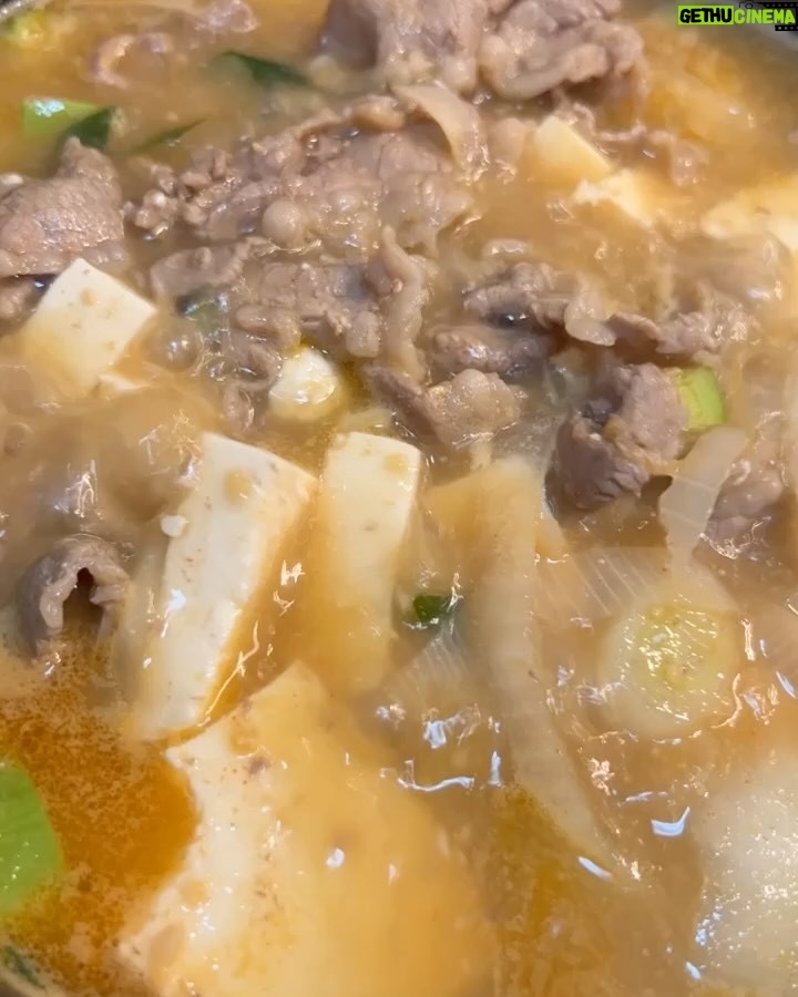 Riho Iida - 5.6K Likes - 3月のいろいろ🌷🤍

韓国からお友達きて料理作ってくれたり
贅沢ランチさせてもらったり
気分転換にお花買ったり
みもりんに会えたり♡

楽しかった3月