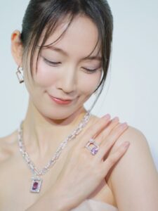 Actress Riho Yoshioka HD Photos and Wallpapers October 2025