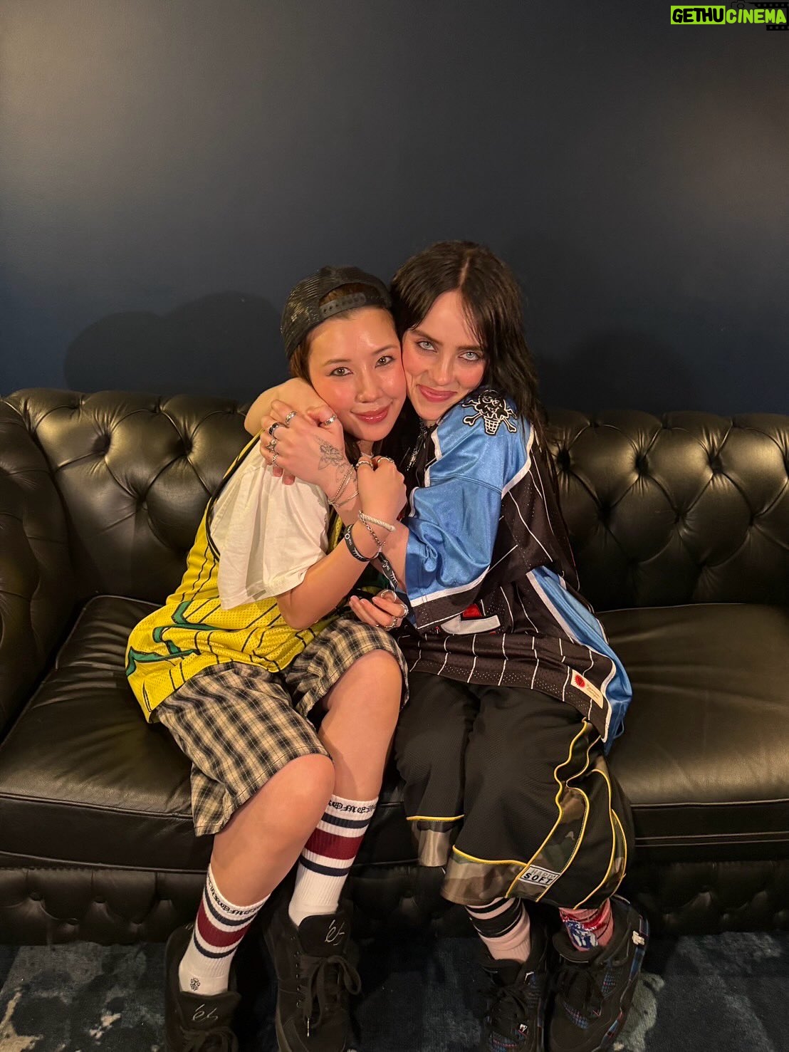 Riisa Naka - 271.7K Likes - I love you so so soooooo much‼︎‼︎💙💙💙💙💙💙💙💙
 @billieeilish 
Tokyo’s waiting for ya, Billie!❤️❤️❤️❤️❤️