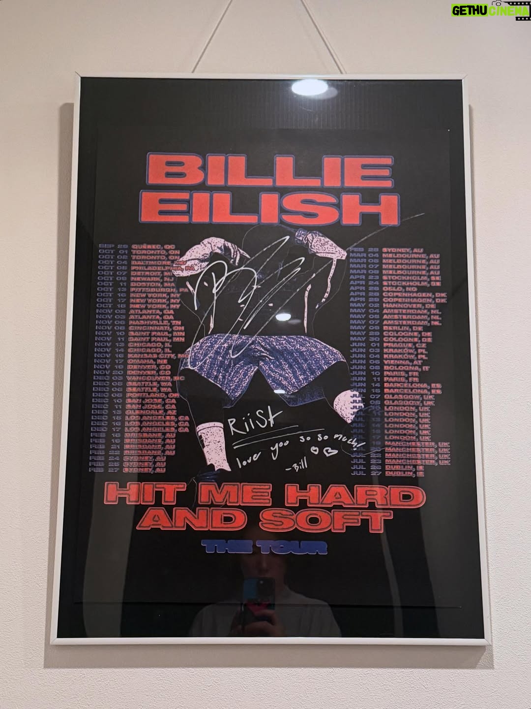 Riisa Naka - 271.7K Likes - I love you so so soooooo much‼︎‼︎💙💙💙💙💙💙💙💙
 @billieeilish 
Tokyo’s waiting for ya, Billie!❤️❤️❤️❤️❤️
