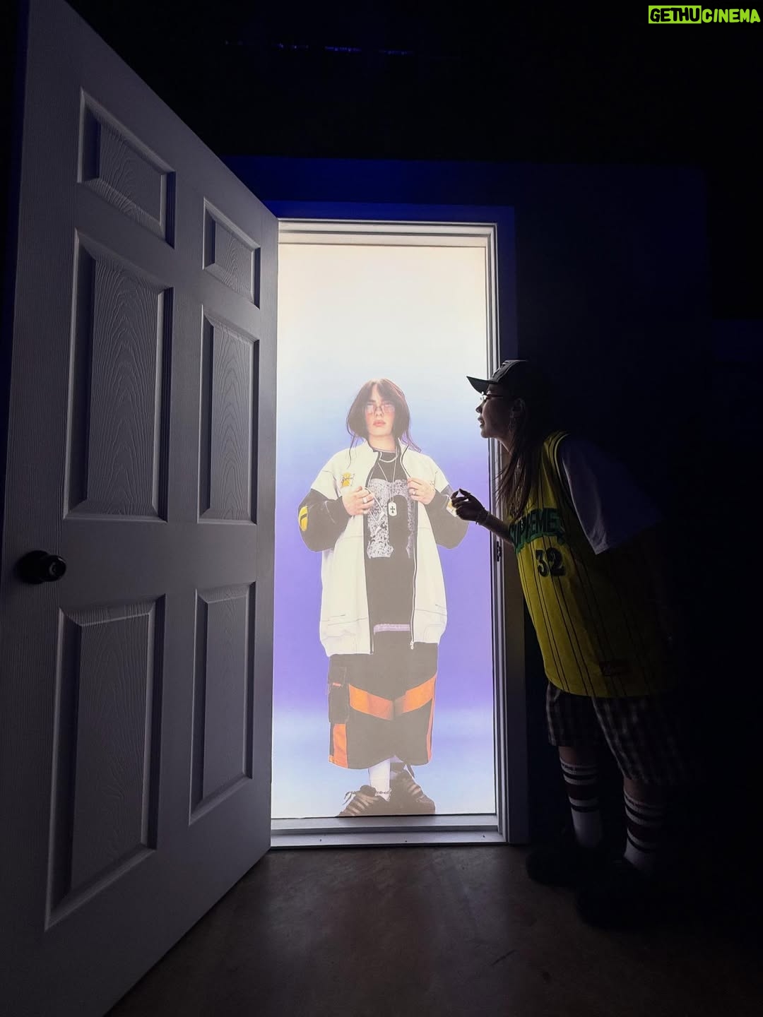 Riisa Naka - 271.7K Likes - I love you so so soooooo much‼︎‼︎💙💙💙💙💙💙💙💙
 @billieeilish 
Tokyo’s waiting for ya, Billie!❤️❤️❤️❤️❤️