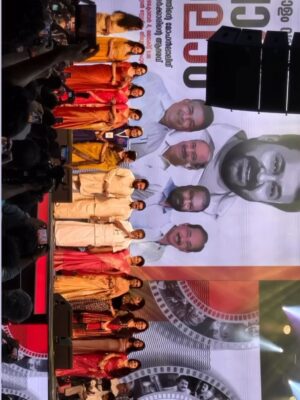 Rimi Tomy Instagram - Beautiful moments from yesterday’s grand show organised by the Government of Kerala to honour our legend @mohanlal at Trivandrum Central Stadium ❤️
Feeling blessed to have received a small but truly precious gift from him ✨
And so happy to catch up with my dear friends after a long time, along with our beloved singing icons @mgsreekumar & @sujathaofficial 🎶💖