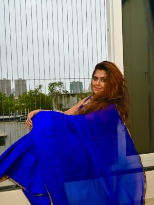 Rinku Ghosh Instagram - He said, âYou look breathtakingâ â blame it on the saree! đ Here again in blueđ..
#instamood #instagram #instagood #reelitfeelit #pictureoftheday