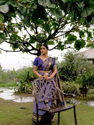 Rinku Rajguru Instagram - सब नज़रों का खेल है🪷
 साहब,
 वो चुरा ना सके
 हम हटा न सके.🍂🌪️

Styled by @sheetal_suryawanshii 🫶
Outfit @pratha_sarees 
Blouse @mritaj_fashion_by_mrudula
Makeup by @mua_prachisabale
Hair by @makeupandhairby_siddhi_
Jewellery by @jizajewellerystudio 
captured by @gauravkumbharphotography_
Location @chavni.lohagad