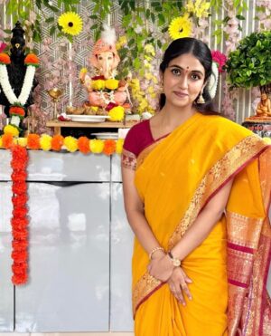 Rinku Rajguru Instagram - गणपती बाप्पा मोरया, मंगलमूर्ती मोरया 🌺❤️🙏🏻