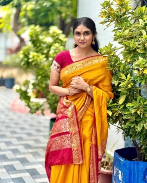 Rinku Rajguru Instagram - गणपती बाप्पा मोरया, मंगलमूर्ती मोरया 🌺❤️🙏🏻
