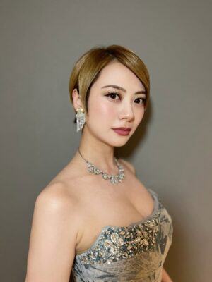 Rio Yamashita Instagram - モーリー・イェストン生誕80周年記念コンサート
「Life's A Joy! Life Goes On!!」

モーリーさんの素晴らしい音楽を、皆様と共有できた空間。
幸せすぎました。
お越し下さった皆様、配信を観てくださった皆様、ありがとうございました！！

改めて、またミュージカルの舞台に立ちたいなと思いました。
私は東京公演のみの出演ですが、大阪公演もございます。
お時間ある方は是非！

素敵なお衣装はこちら🫶🏻
dress
@dressm.m
ring
@prmal_jewelry

hair&make💄
@ryohairmake 
stylist👗
@takayama_eri 

#モーリーコン