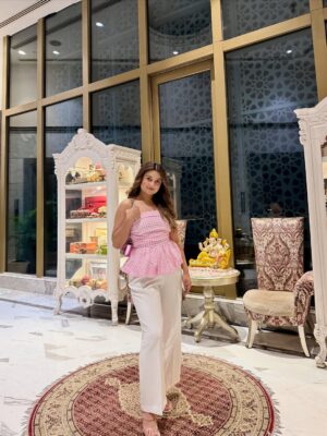 Ritika Bhandari Instagram - Delhi 6 vibes with @sevenseashotel
Top @litthreads.co
