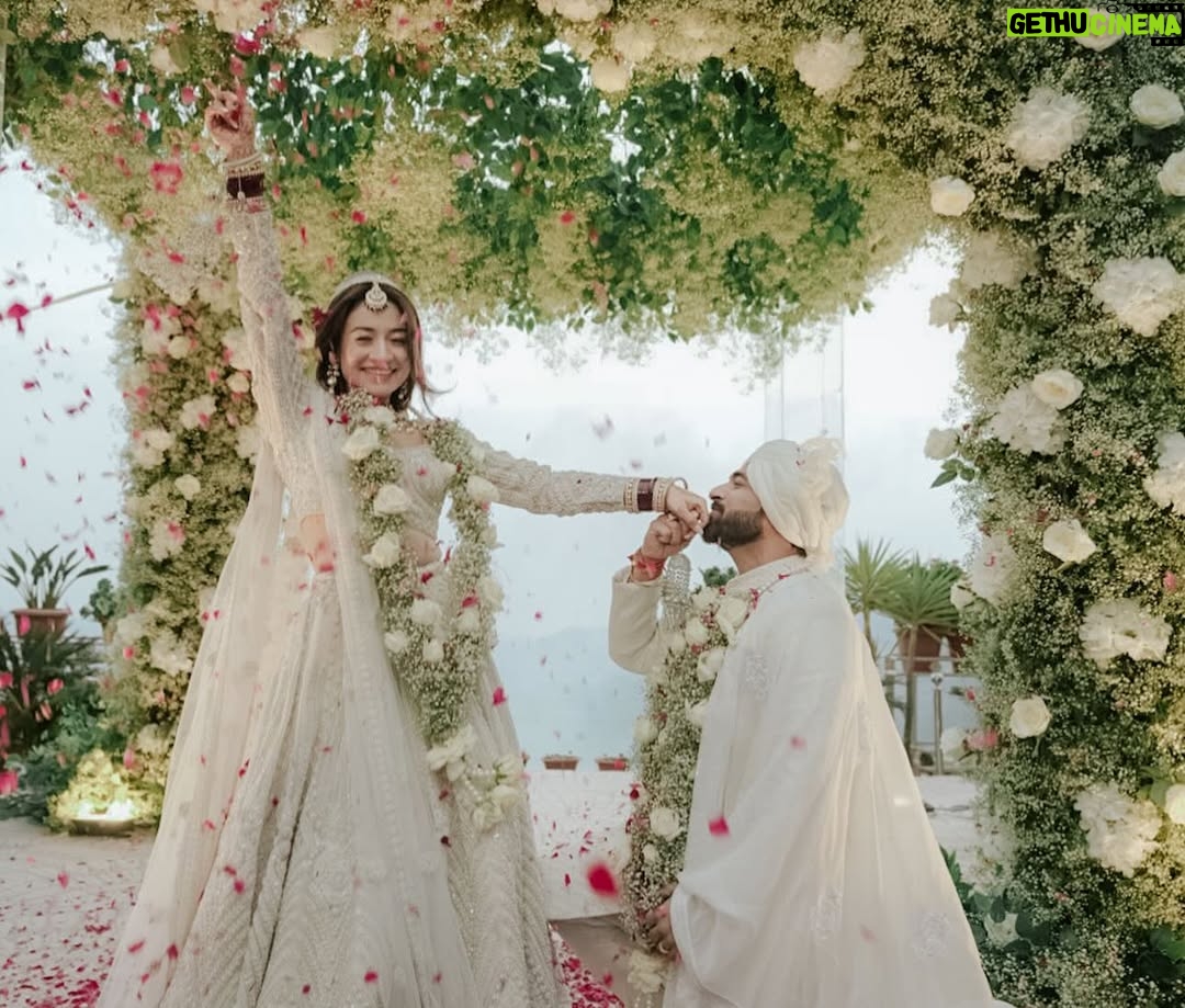 Ritika Bhandari - 21.8K Likes - Just married !
.
.
 📸 @lightstrokesphotography