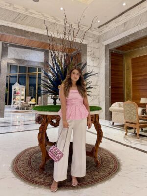 Ritika Bhandari Instagram - Delhi 6 vibes with @sevenseashotel
Top @litthreads.co