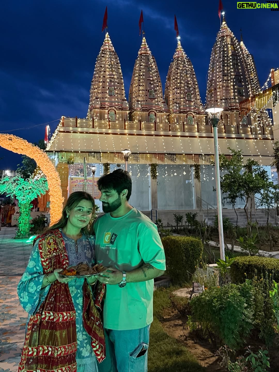 Ritika Bhandari - 1.6K Likes - Annual tradition with him here
4am 📸