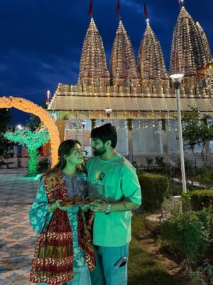 Ritika Bhandari Instagram - Annual tradition with him here
4am 📸