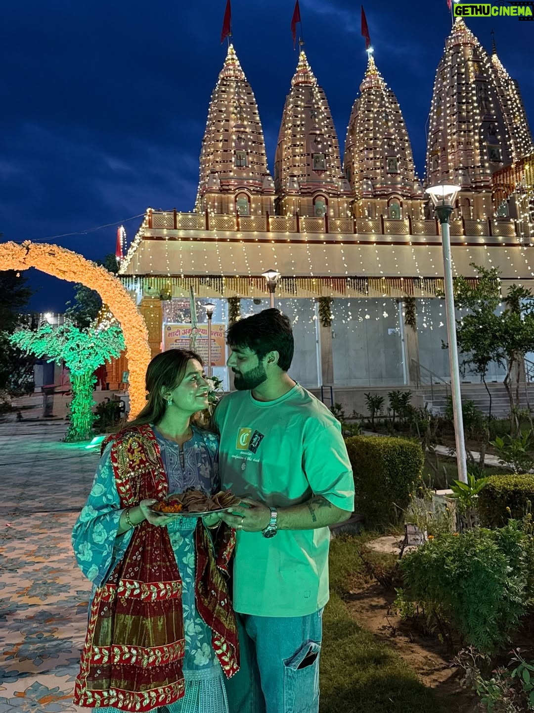 Ritika Bhandari - 1.6K Likes - Annual tradition with him here
4am 📸