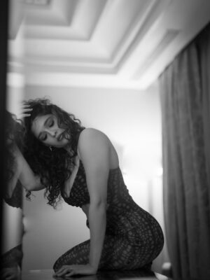 Ritika Singh Instagram - 🖤

Shot by @anitakamaraj 
Makeup @snehamnj
Hair @hair_by_naemat
Styled by @shahlalaihah