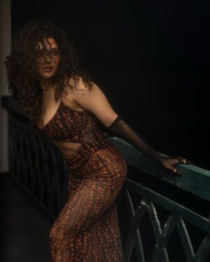 Ritika Singh Instagram - Been grrr-ing a lot lately 🦁😈

Shot by @anitakamaraj 
Makeup @snehamnj
Hair @hair_by_naemat
Styled by @shahlalaihah