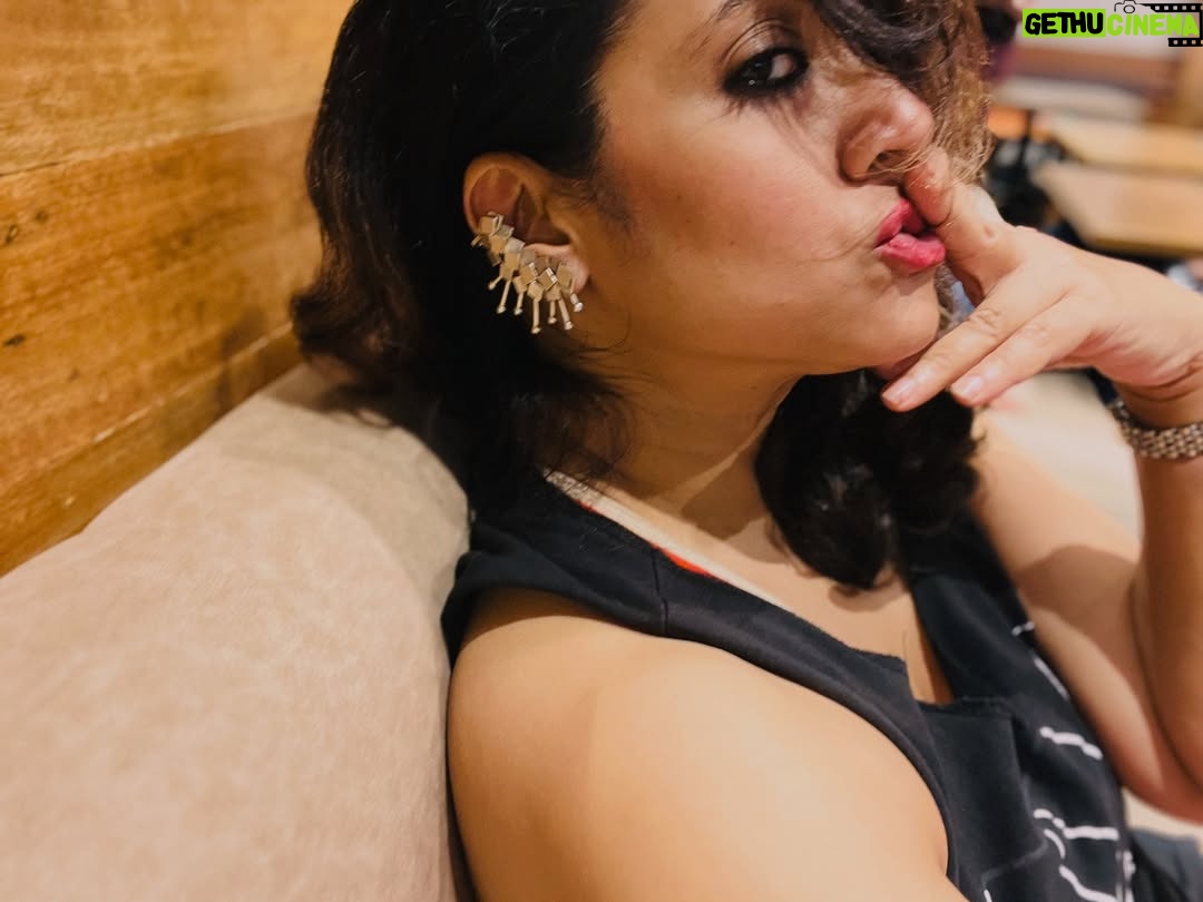 Rituparna Sen - 1.1K Likes - Observant, silent mermaid is me 🧛‍♀️