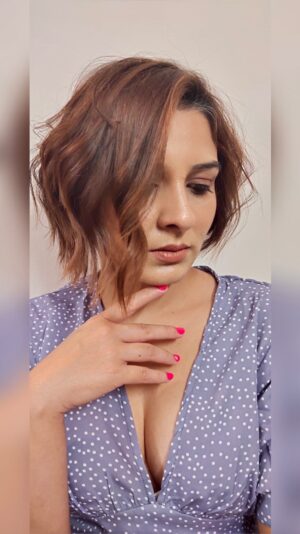Ritz Gautam Instagram - Yeaaa I’m back with Hair Transformation. Going from Bob to Pixie 💇🏼‍♀️

In collaboration with @straight.studio 

Hair expert for the day : @xchyco_mangar 

#hairtransformation #pixiecut #pixiehaircut #pixie #ritzgautam #straightstudio #indiranagar #bangalore #bangaloreblogger #bangaloreinfluencer #lifestyleblogger #slayqueen #frombobtopixie