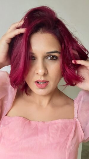 Ritz Gautam Instagram - Cheers to another transformation. In collaboration with @straight.studio in the event of opening of their new Salon at Whitefield. 
Congratulations to whole team and Thanks for making me part of their celebration. 

Hair Expert for the day 8057sana 

#haircolour #haircolorideas #hairtransformation 
#hairtrends #myschwarzkopf #straightsalon #straightstudio #ritzgautam #slayqueen #bangaloreblogger #bangaloreinfluencer #lifestyleblogger #hairexperiment