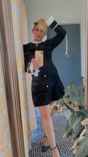 Ritz Gautam Instagram - Office, Traffic and Me 
Slayyyyiiiinnnnnn…… 

#bigdawg #bangaloretraffic #officewear #officelife #waytowork #backtowork #ritzgautam #slaying #formalwear #blackdress #blacklove #blackisbeautiful