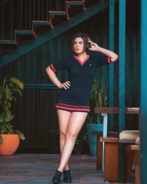 Ritz Gautam Instagram - Sexy isn’t about body, it’s the way you walk, the way you talk and the way you think 😉
In collaboration with @roundneck.in
PC: @cp_praveen_photography
#blackdress #blacktshirtdress #roundneck #collaboration #tshirtdress #fashionblogger #fashioninfluencer #bangaloreblogger #bangaloreinfluencer #lifestyleblogger #lifestyleinfluencer #ritzgautam #slayqueen