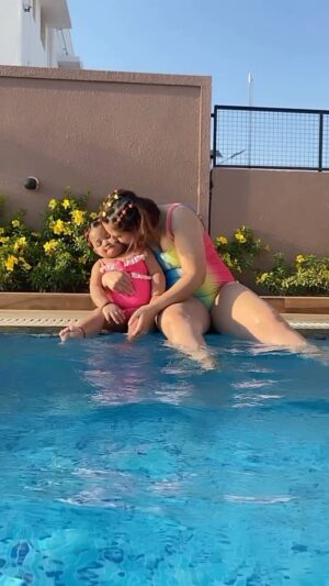 Ritz Gautam Instagram - Undoubtedly we are @diljitdosanjh FANS 🤪 Just Mom n Daughter enjoying summer 🌻 

#annithebornstar #ritzgautam #toddlermomlife #toddlermom #toddlerlife #toddleractivities #toddlerfashion #babyfashion #babygirl #babygirlclothes #babygirloutfit #swimsuits #swimwearfashion #babyswimsuit #bangaloreblogger #bangaloreinfluencers #babymodel #babyblogger