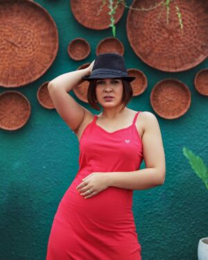 Ritz Gautam Instagram - My attitude is higher than your height 😈
In collaboration with @roundneck.in
PC: @cp_praveen_photography
#collobration #ladyinred #summerdress #tshirtdress #reddress #ritzgautam #lifestyleblogger #fashionblogger #fashioninfluencer #fashionista #bangaloreblogger #bangaloreinfluencer #summervibes #picoftheday #roundneck