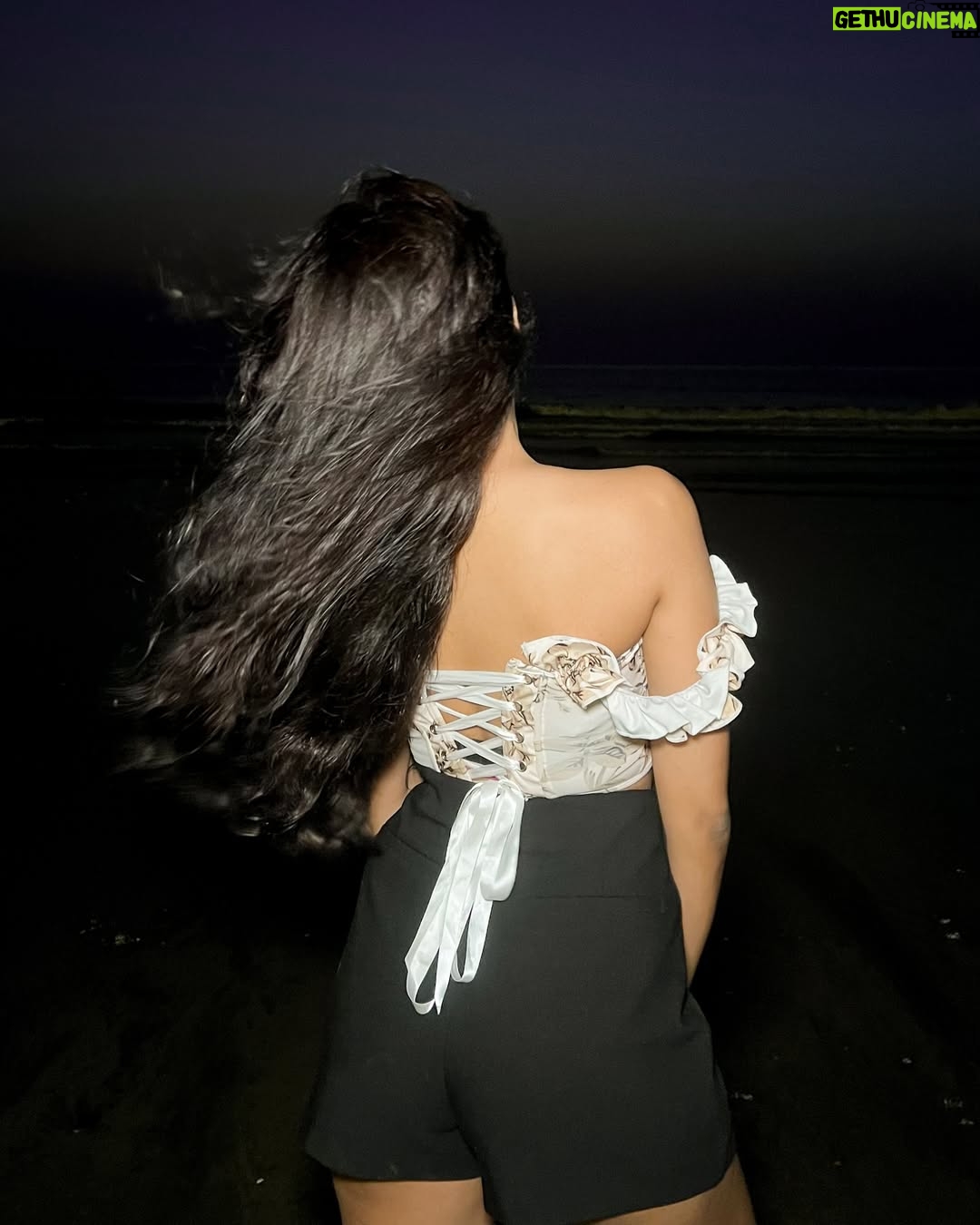 Riya Bhatu - 2.4K Likes - The view was 10/10🌄🌊