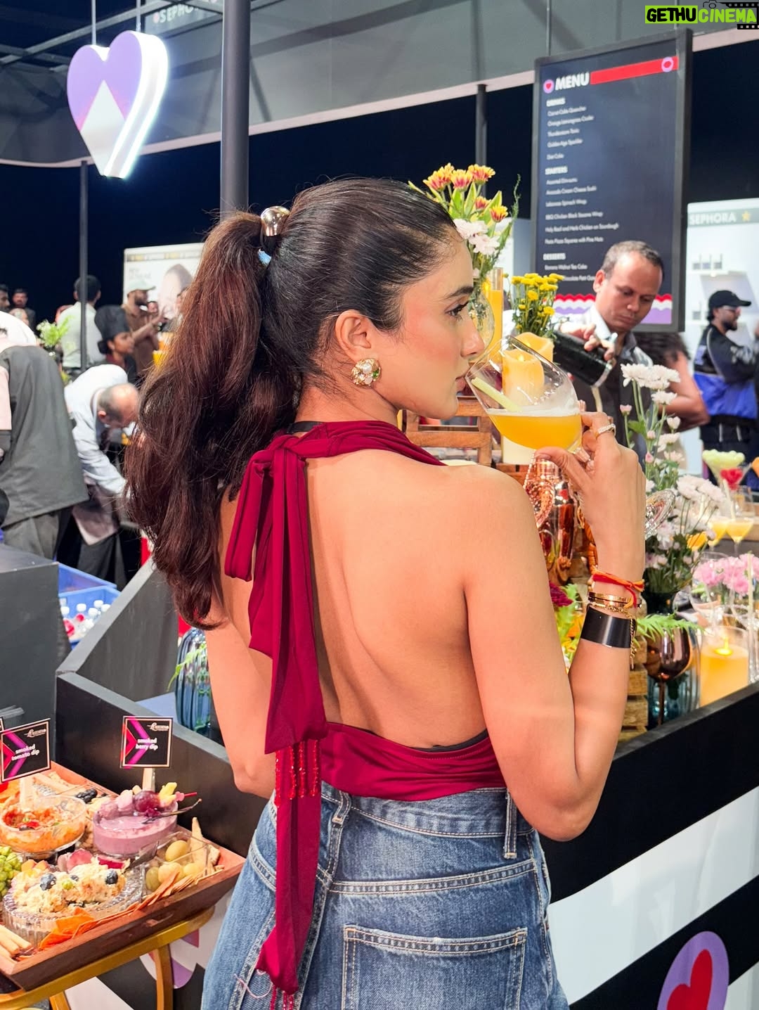 Riya Bhatu - 1.9K Likes - Be as you wish to seem❤️‍🔥🍷✨
.
.
@sephora_india @newme.asia 
Product id 7362356
.
.
#newmegals#elitebynewme