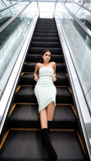 Riya Bhatu Instagram - New Year, New Me, New Wardrobe! 🎉🛍 
R CITY has everything you need to start 2025 in style! With 350  brands to choose from and up to 60% off during the End of Season Sale, there’s no better place to upgrade your wardrobe. From Lifestyle to Superdry, Aldo to American Eagle – your favorite brands are waiting for you. ✨ Don’t miss out on these unbeatable deals. Head to R CITY now and shop till you drop!
.
.
.
.
#shopping#rcity#mall#rcitymall#offer#exclusive#EOSS#sale#newyear#newme#wardrobe#aldo#superdry#americaneagle#lifestyle