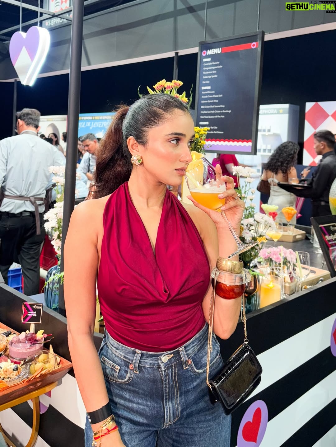Riya Bhatu - 1.9K Likes - Be as you wish to seem❤️‍🔥🍷✨
.
.
@sephora_india @newme.asia 
Product id 7362356
.
.
#newmegals#elitebynewme