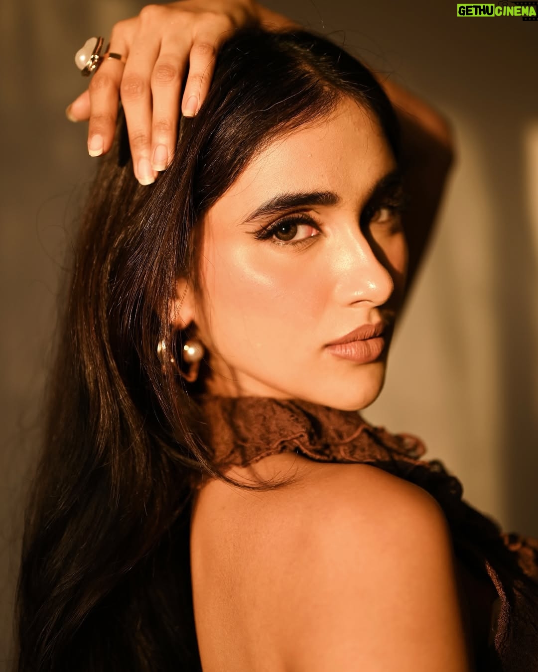 Riya Bhatu - 2.4K Likes - “If I were you, I’d want me too.”
.
.
.

Product_id=6133413 @newme.asia 
Shot by @stor.yteller2017
.
.
#elitebynewme #newmegals