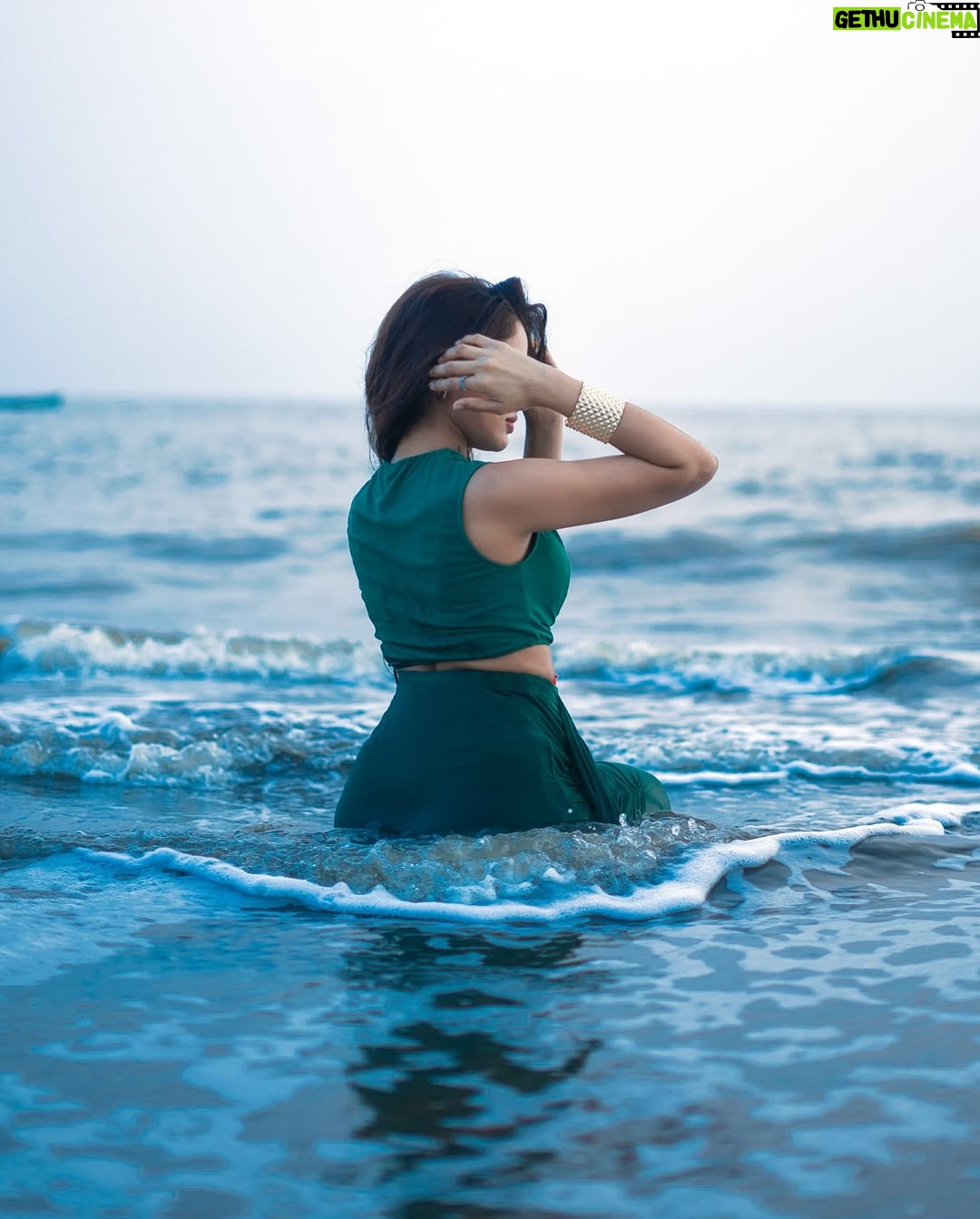 Riya Bhatu - 1.5K Likes - Mermaid magic in every wave🫧🌊
.
.
One of my most fav shoot❤️✨
product_id=4890965
.
.
#beach#shoot#sunset#explore#elitebynewme#newmegals