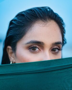 Riya Bhatu Instagram - Mermaid magic in every wave🫧🌊
.
.
One of my most fav shoot❤️✨
product_id=4890965
.
.
#beach#shoot#sunset#explore#elitebynewme#newmegals