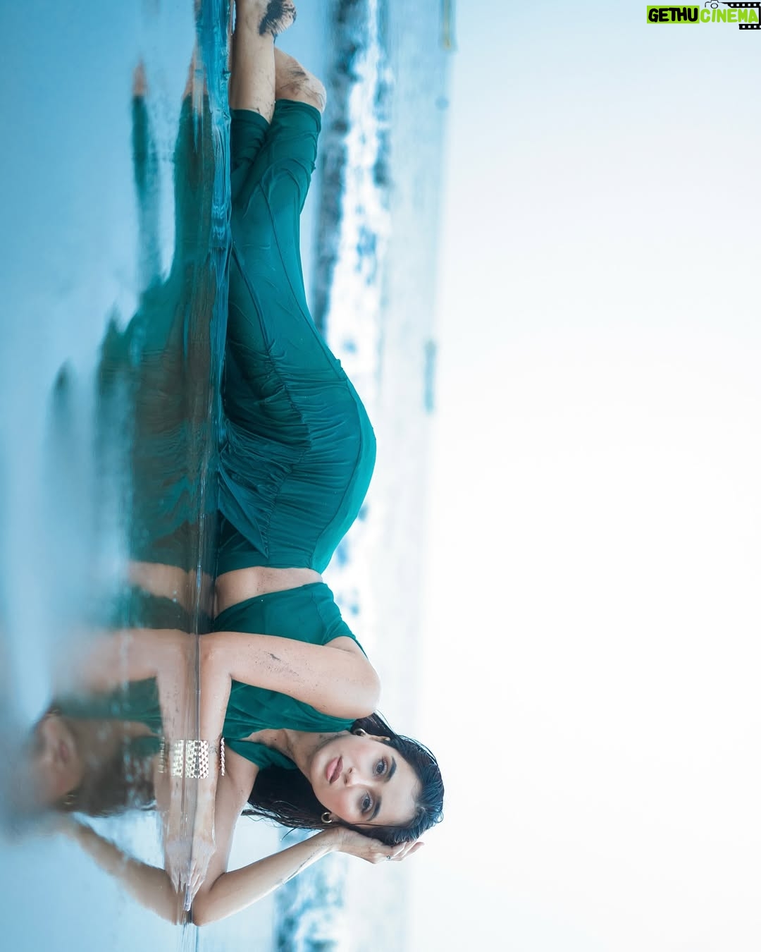 Riya Bhatu - 1.5K Likes - Mermaid magic in every wave🫧🌊
.
.
One of my most fav shoot❤️✨
product_id=4890965
.
.
#beach#shoot#sunset#explore#elitebynewme#newmegals