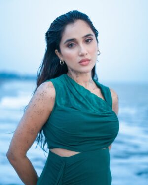 Riya Bhatu Instagram - Mermaid magic in every wave🫧🌊
.
.
One of my most fav shoot❤️✨
product_id=4890965
.
.
#beach#shoot#sunset#explore#elitebynewme#newmegals