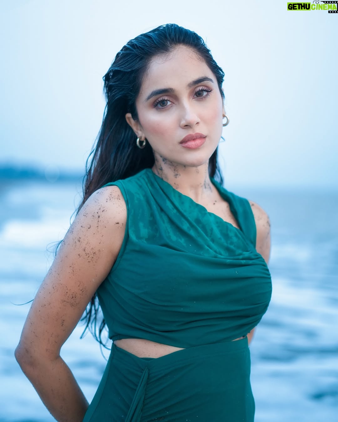 Riya Bhatu - 1.5K Likes - Mermaid magic in every wave🫧🌊
.
.
One of my most fav shoot❤️✨
product_id=4890965
.
.
#beach#shoot#sunset#explore#elitebynewme#newmegals